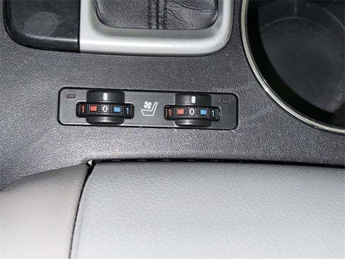 Used 2017 Toyota Highlander Limited Platinum image 25