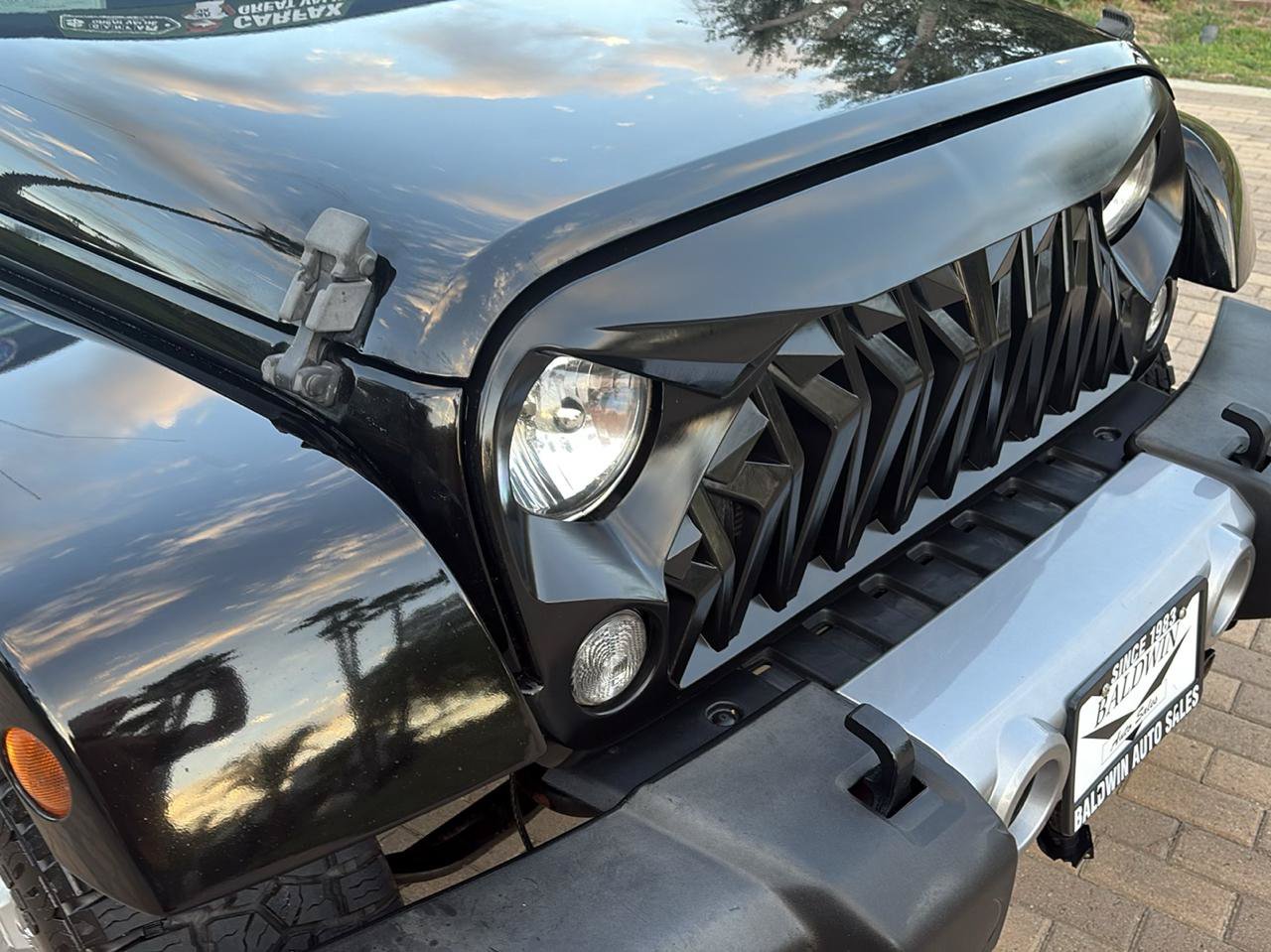 Used 2015 Jeep Wrangler Sahara w/ Connectivity Group AWD/4WD image 19