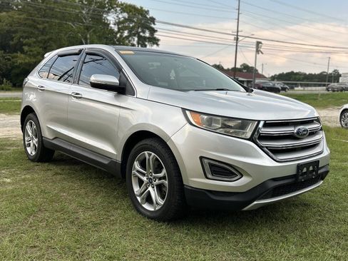 Used 2018 Ford Edge Titanium w/ Equipment Group 301A AWD/4WD image 2