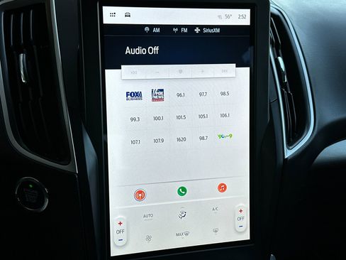 Certified 2024 Ford Edge SE w/ Black Appearance Package image 18