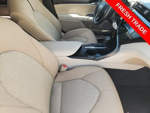 Used 2020 Toyota Camry LE FWD image 13