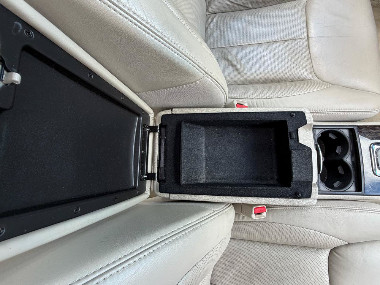 Used 2010 Cadillac DTS Luxury FWD image 41