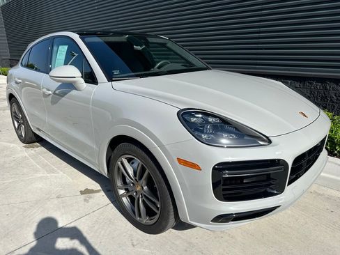 Certified 2023 Porsche Cayenne Turbo AWD/4WD image 11