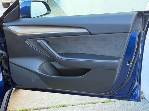 Used 2021 Tesla Model 3 Standard Range Plus image 38