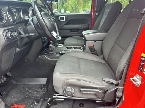 Used 2020 Jeep Gladiator Overland w/ Safety Group AWD/4WD image 10