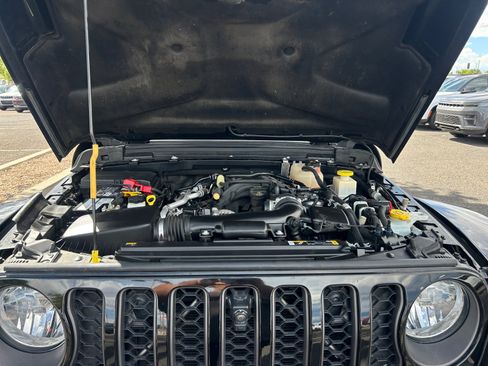Used 2022 Jeep Gladiator Mojave w/ Trailer Tow Package AWD/4WD image 21