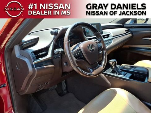 Used 2020 Lexus ES 350 w/ Premium Package FWD image 9
