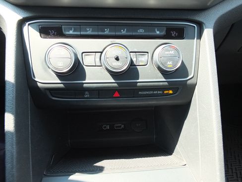Used 2019 Volkswagen Atlas SE FWD image 26