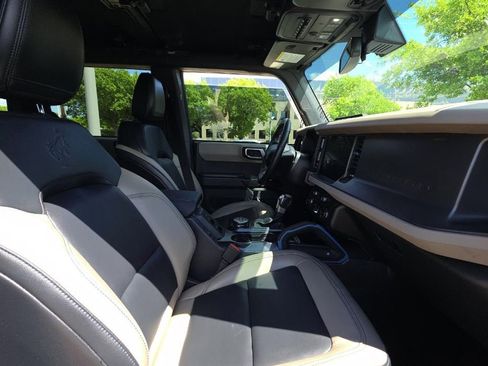 Used 2024 Ford Bronco Wildtrak image 6