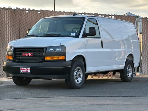 New 2025 GMC Savana 2500 w/ Driver Convenience Package RWD image 8