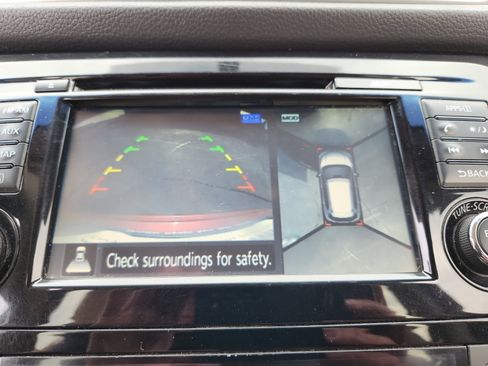 Used 2015 Nissan Rogue SL w/ SL Premium Package image 29