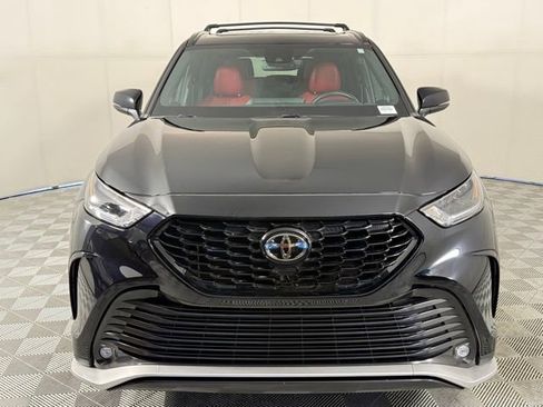 Used 2023 Toyota Highlander XSE image 10