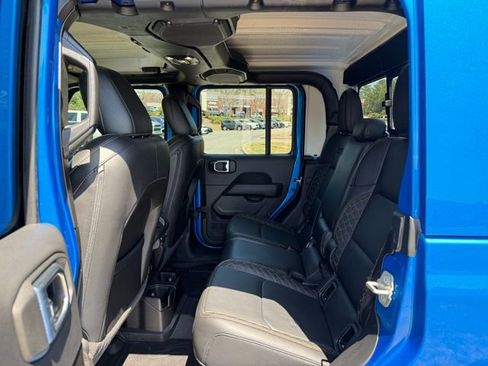 Used 2023 Jeep Gladiator Overland image 28