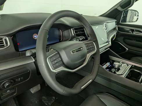 New 2026 Jeep Grand Wagoneer L Limited AWD/4WD image 19