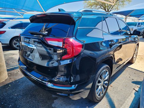 Used 2024 GMC Terrain Denali w/ Denali Premium Package image 4