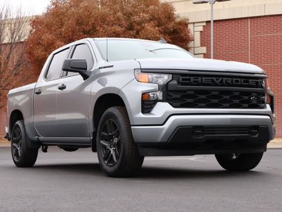 New 2026 Chevrolet Silverado 1500 Custom w/ LPO, Dark Essentials Package