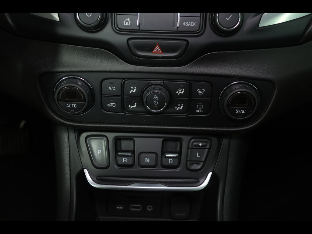 Used 2020 GMC Terrain SLT FWD image 25