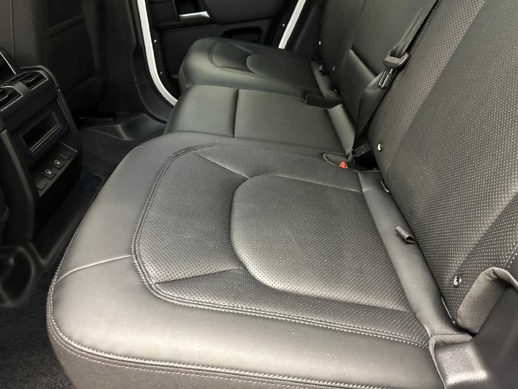 Used 2025 Land Rover Defender 110 S AWD/4WD image 18