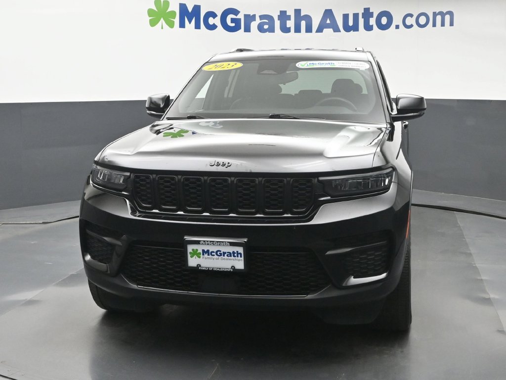 Used 2023 Jeep Grand Cherokee Altitude AWD/4WD image 6
