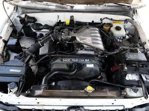 Used 2002 Toyota 4Runner SR5 RWD image 38