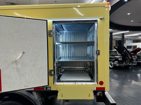 Used 2022 Ford E-450 and Econoline 450 Super Duty image 11