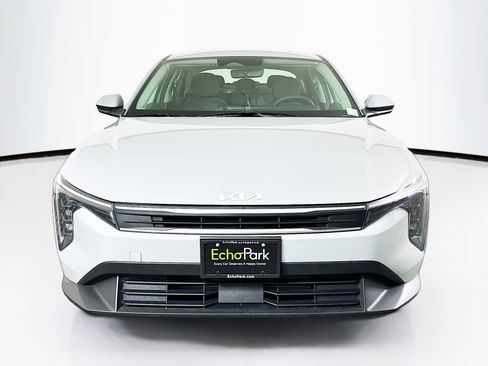 Used 2025 Kia K4 LXS image 2