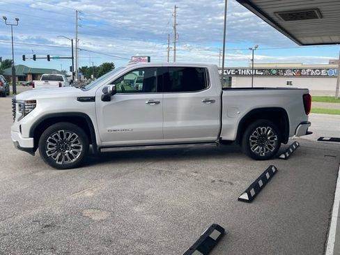 Used 2024 GMC Sierra 1500 Denali Ultimate AWD/4WD image 4