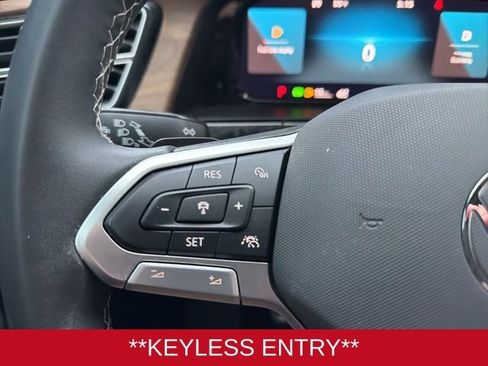 Used 2024 Volkswagen Atlas SE image 11