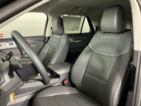New 2025 Ford Explorer Active w/ Active Comfort Package image 14