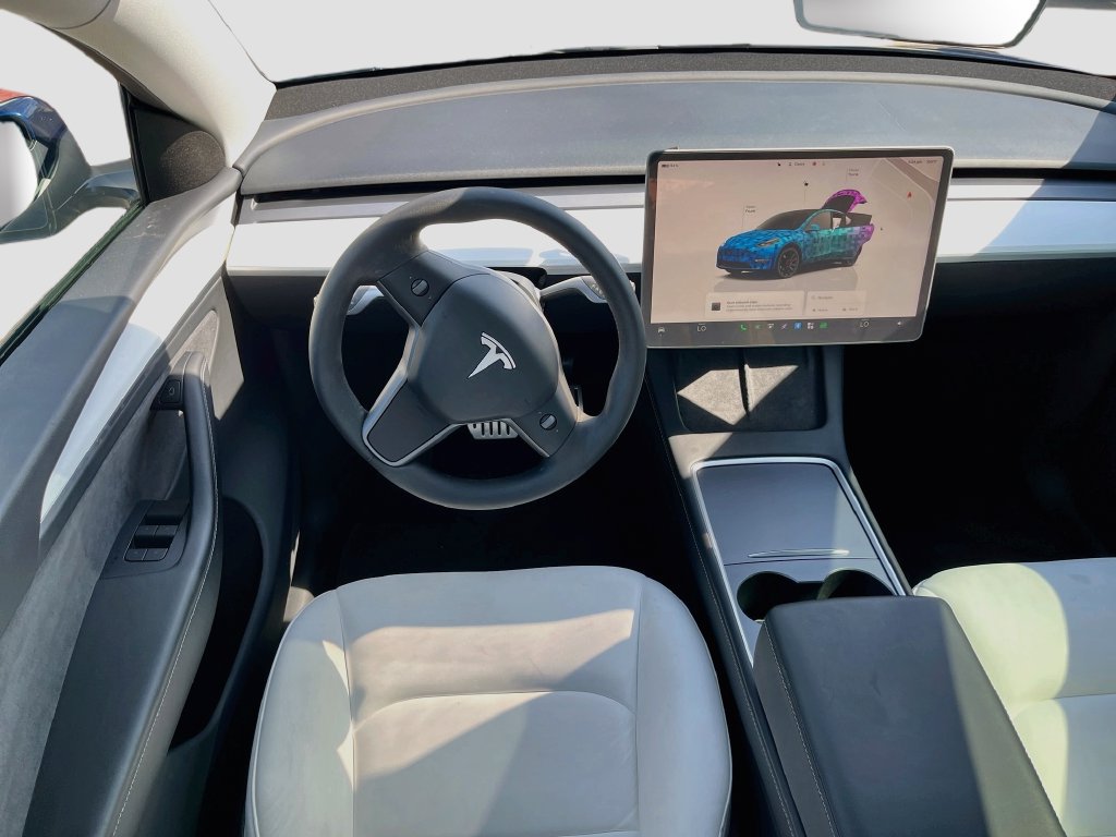 Used 2024 Tesla Model Y Performance AWD/4WD image 22
