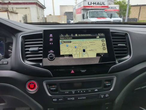 Used 2025 Honda Passport TrailSport image 24