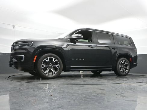 Used 2024 Jeep Wagoneer Series III image 45