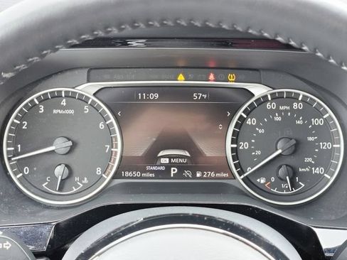 Used 2024 Nissan Pathfinder SL FWD image 19