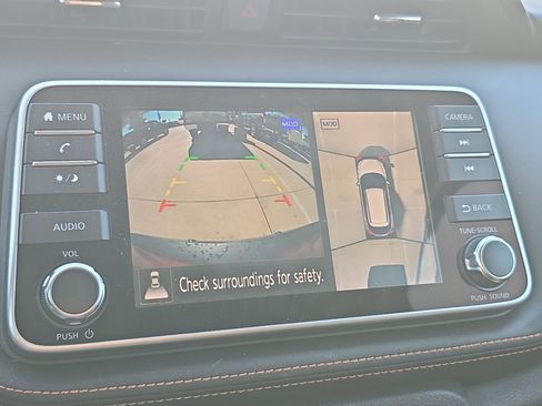 Used 2020 Nissan Kicks SR image 15