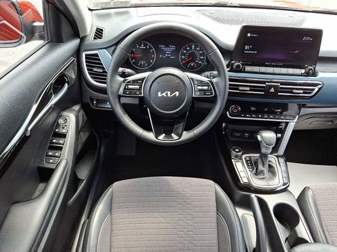 Used 2022 Kia Seltos S image 13