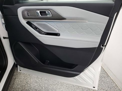 New 2026 Ford Explorer Platinum w/ LUX Leather Package image 19