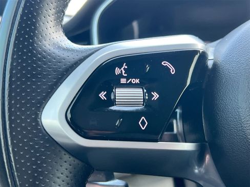 Used 2022 Jaguar XF R-Dynamic SE image 22