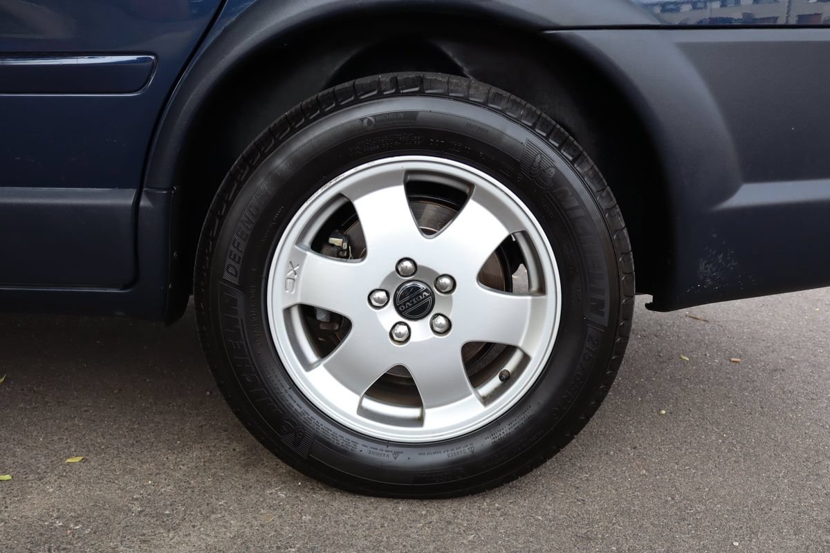 Used 2002 Volvo V70 Cross Country AWD/4WD image 41