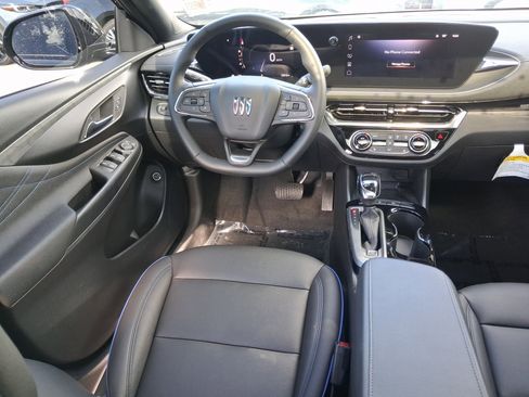 Used 2025 Buick Envista Sport Touring w/ Convenience I Package FWD image 9