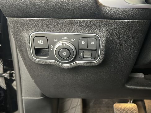 Used 2024 Mercedes-Benz GLB 250 image 14