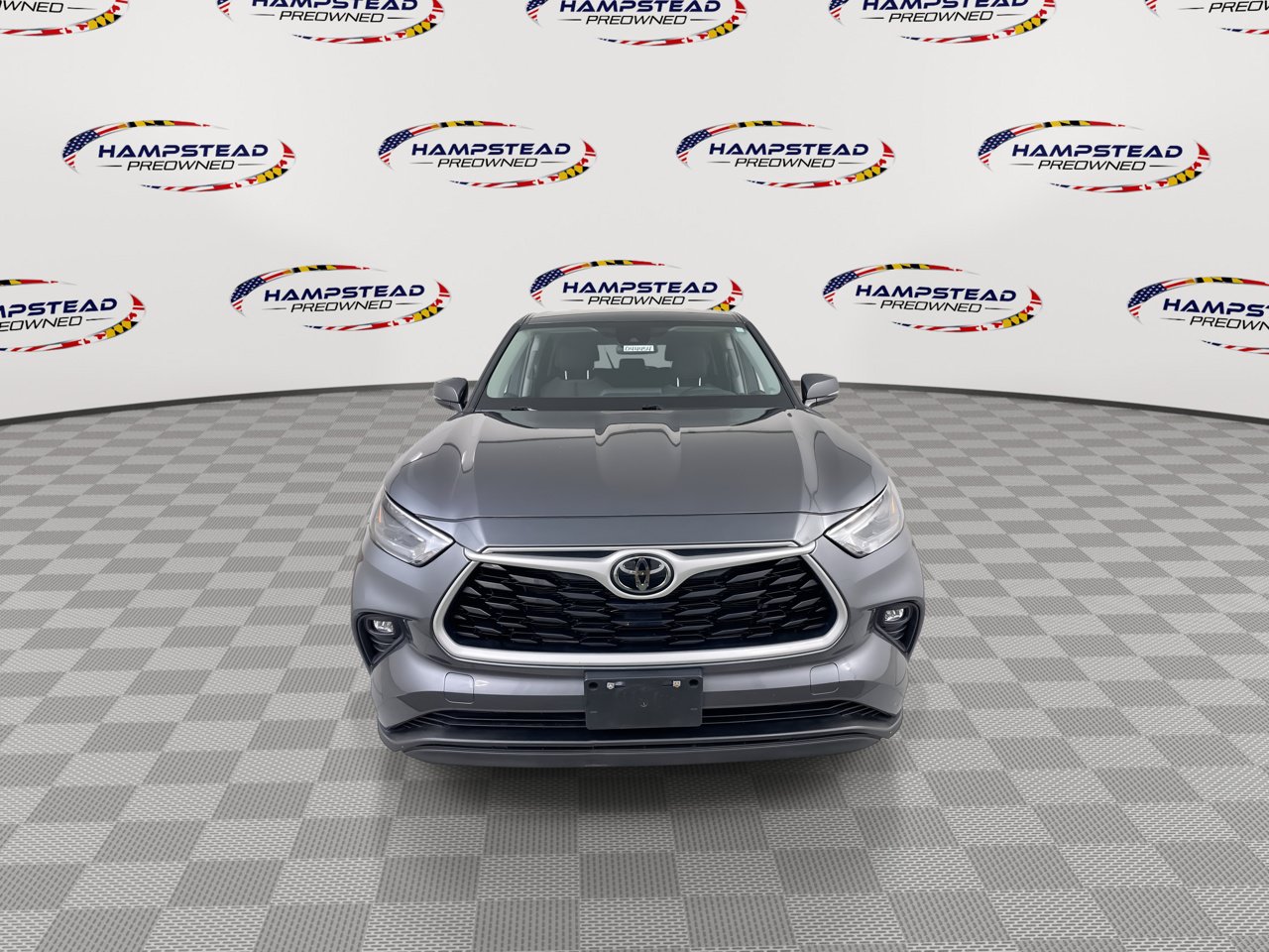 Used 2023 Toyota Highlander LE AWD/4WD image 4