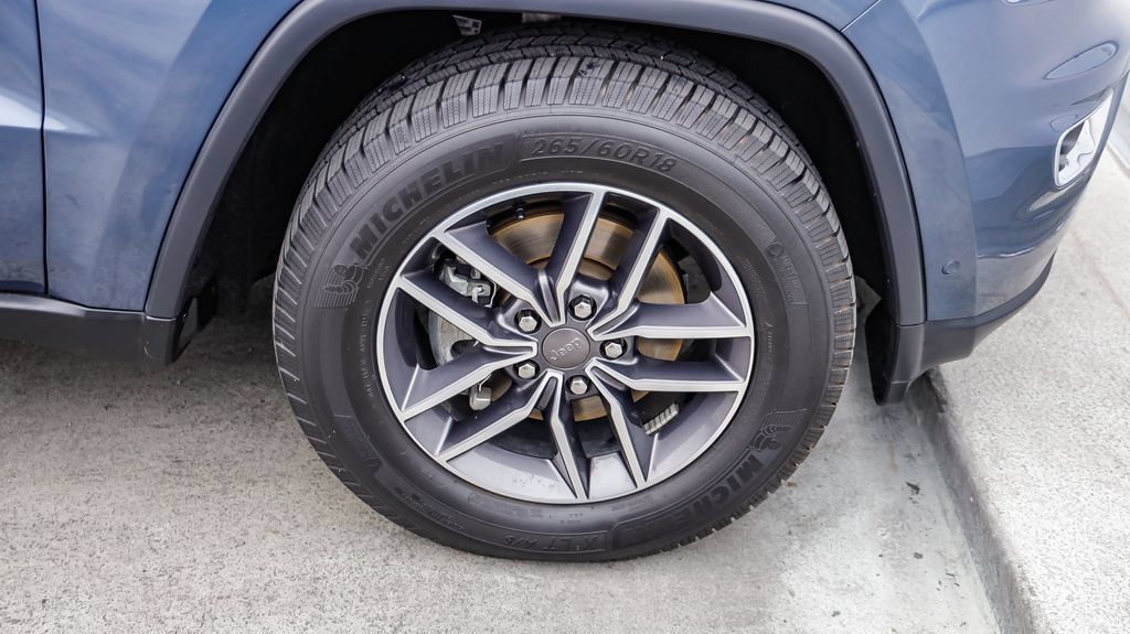 Used 2019 Jeep Grand Cherokee Limited w/ Luxury Group II RWD image 11