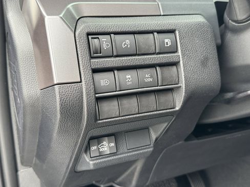 New 2025 Toyota Tacoma TRD Off-Road image 17