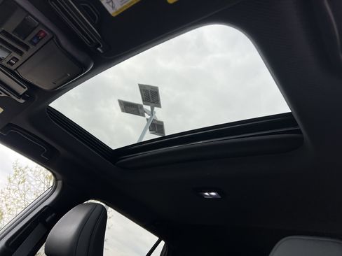 Used 2026 Subaru Outback Premium w/ Premium/Limited Package AWD/4WD image 7