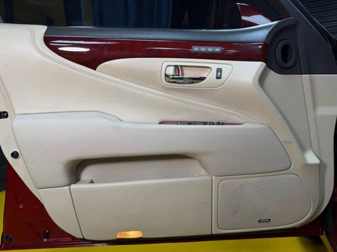 Used 2010 Lexus LS 460 RWD image 19