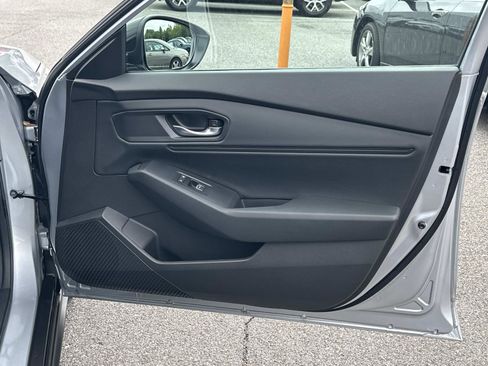 Certified 2025 Honda Accord SE image 13