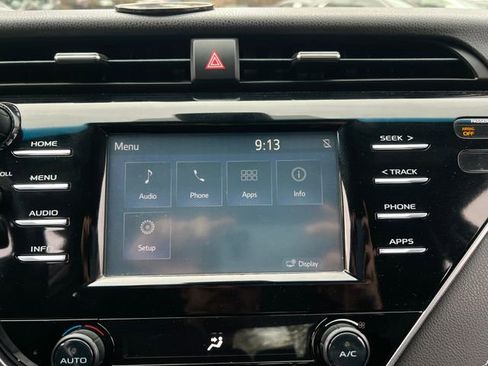 Used 2018 Toyota Camry L image 25