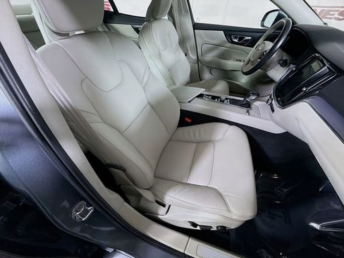 Used 2020 Volvo S60 T6 Momentum image 33