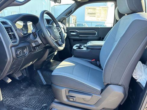 New 2024 RAM 3500 SLT w/ Quick Order Package 2YG SLT AWD/4WD image 4