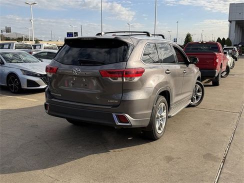 Used 2017 Toyota Highlander Limited image 5